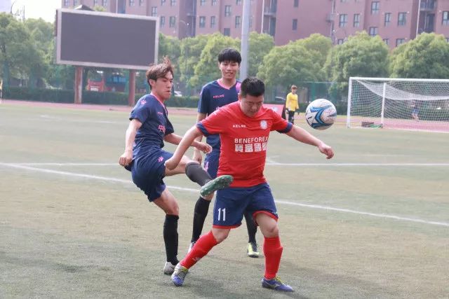 阿斯：弗里克已多次指出球队体能问题，坚决不再留用体能教练图斯